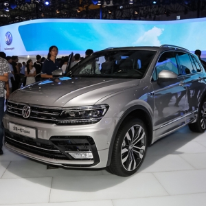 Tiguan25 A(y)27f